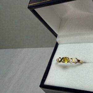 Anillo Infinito juvenil piedra Oro 18k
