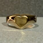 Anillo Sello corazón Oro 18k