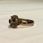 Anillo Chevalier modelo Flor Dorada en Oro 18k