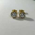 Aros Chatón Tornillo Con Piedra Circón 1.9 Gr 18K