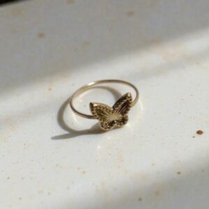 Anillo Mariposa Facetada Oro 18k