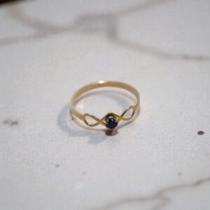 Anillo Infinito juvenil Oro 18k piedra