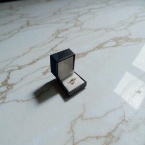 Anillo Chaton Cuadrado Juvenil Oro 18k