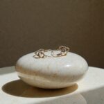 Aros Torcidos 4.2 gr Tienen Circón Central Oro 18k