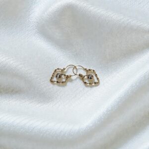 Aros Torcidos 4.2 gr Tienen Circón Central Oro 18k